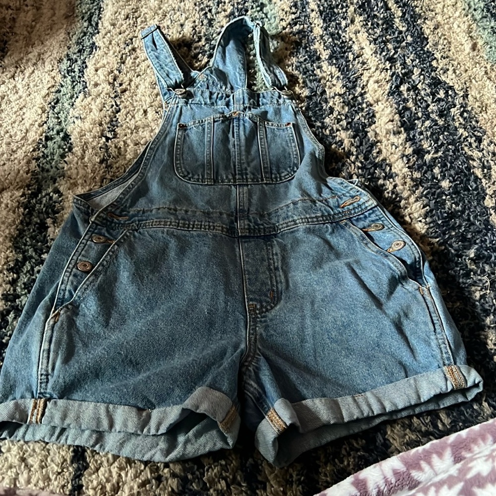 Old Navy denim shortfalls size small